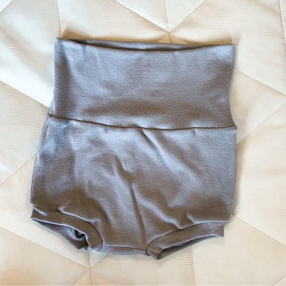 Portage & Main 🇨🇦 • High-Waisted Bummies - Picture 1 of 4